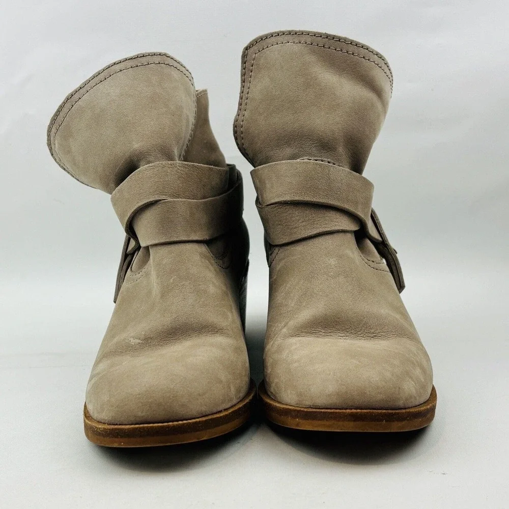 Womens 6 UGG Elora Ankle Boot Sahara Taupe Suede Leather‎ Slip On Boots